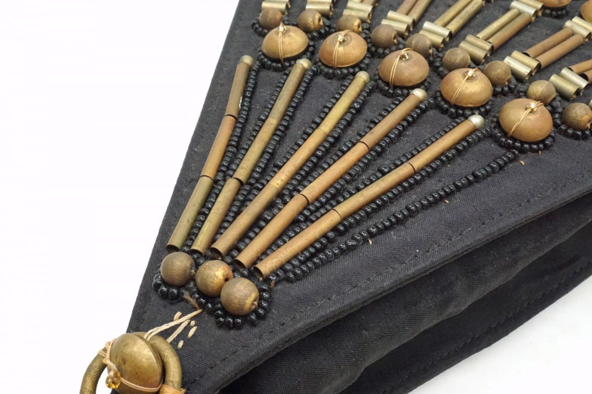 ✨美品 ジャンニヴェルサーチ サンバースト ゴールド金具 レザー チャーム 美品 ジャンニ・ヴェルサーチ サンバースト 太陽 モチーフ