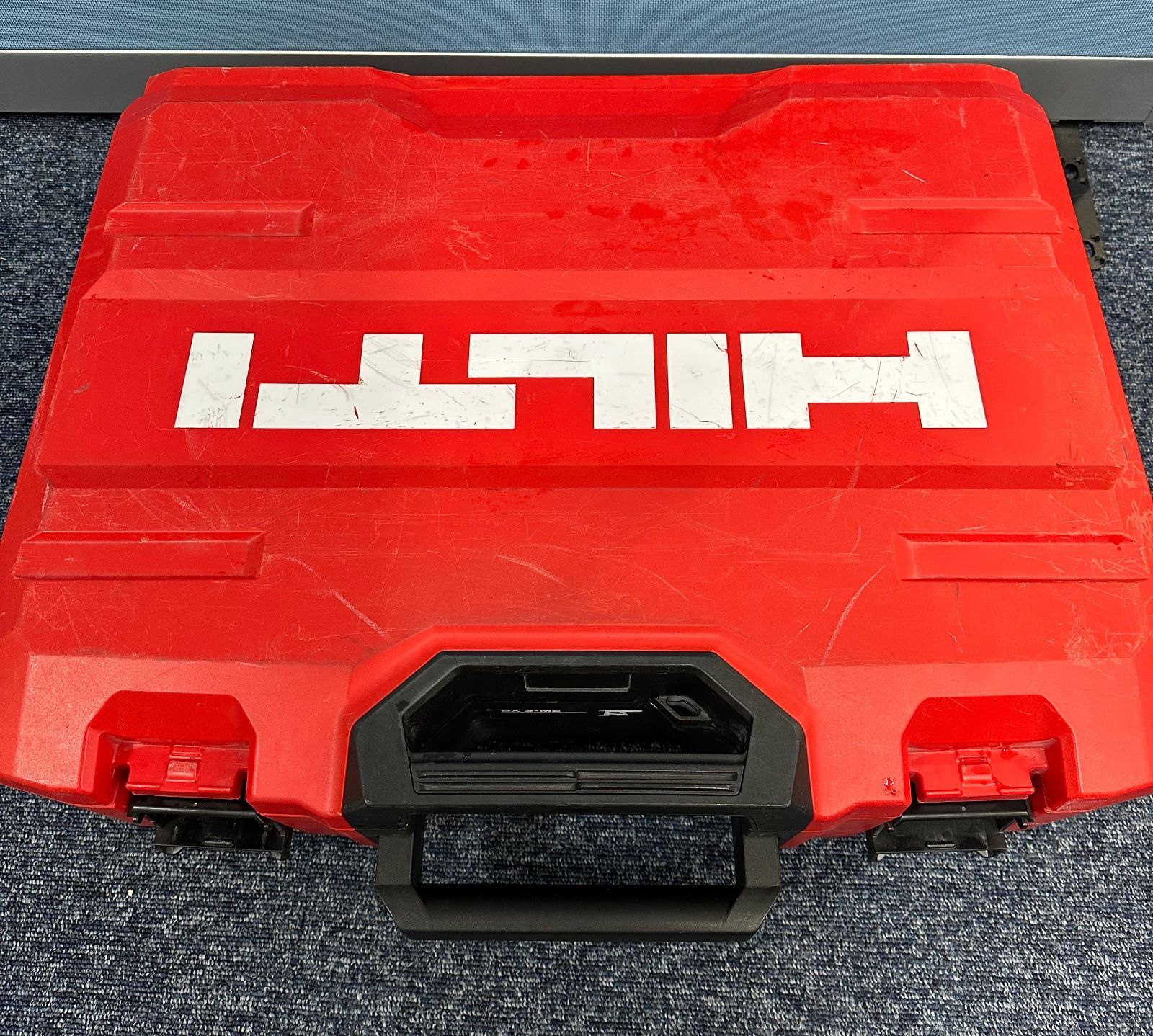 HILTI ヒルティ バッテリー式鋲打機中古 BX3-ME（02）BX 3-L-02 - メルカリ