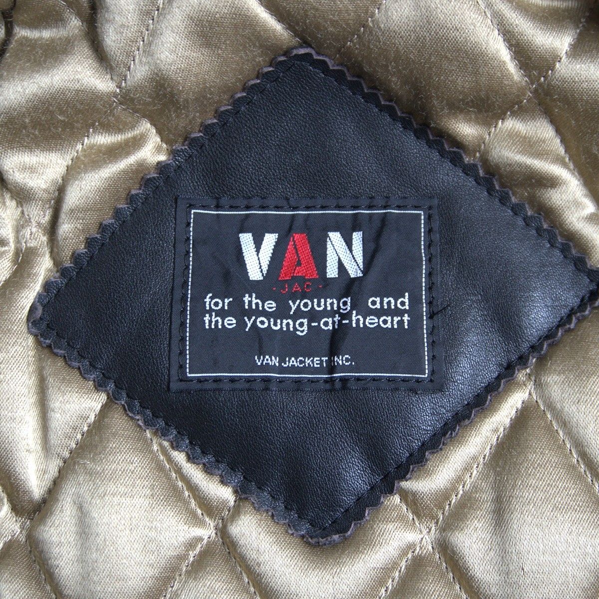 VAN JAC【L】オールブラック アーチロゴ レザージャケット スタジャン VAN JAC【L】オールブラック アーチロゴ レザージャケット スタジャン