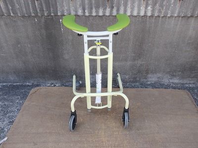 ファッション 送料無料（一部地域を除く）日進医療器 室内用歩行器 トレ