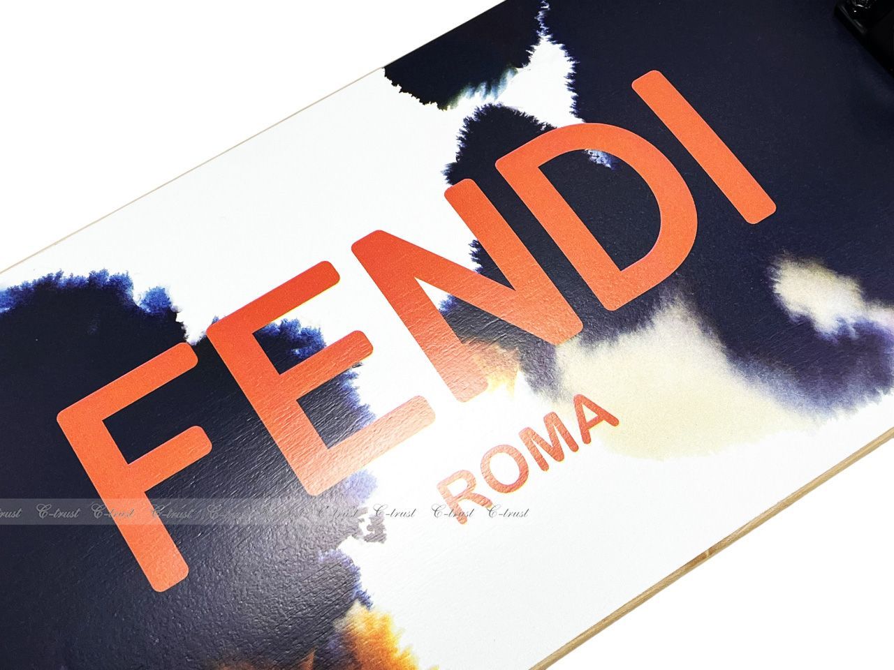 超貴重■入手困難品■FENDI■フェンディ F Fロゴ入り　スケートボード FENDI ロゴ スケートボード | ブラック | FARFETCH JP