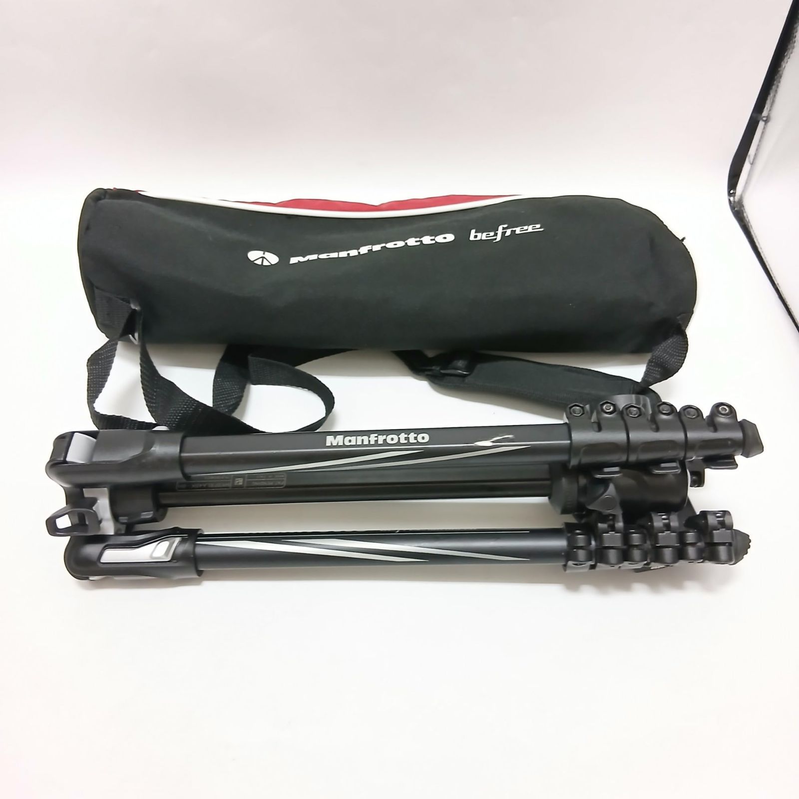 No.3831 ヴァイテックイメージング Manfrotto 三脚 Befreeアドバンス アルミ 4段 自由雲台 レバーロック式L三脚キット ブラック MKBFRLA4BK-BH