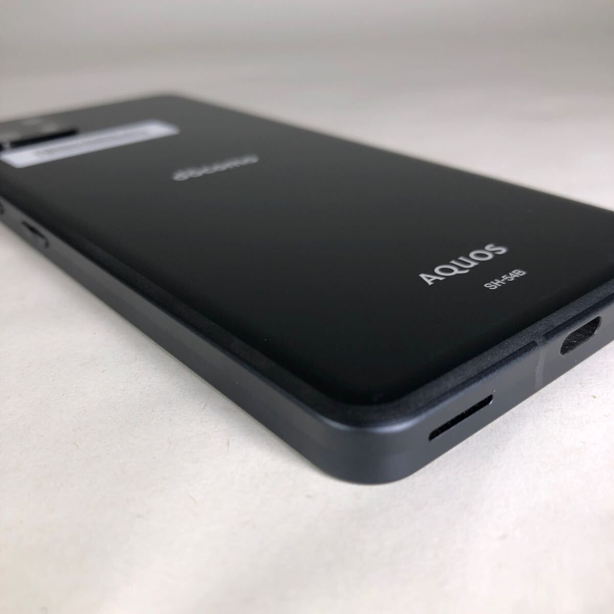 2402】超美品☆送料無料☆docomo☆SHARP☆AQUOS sense6 SH-54B 