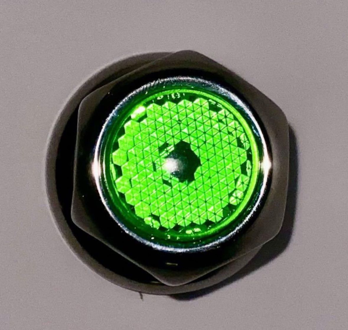 ☆新発売☆ナットキャップ専門☆反射ステンレス鏡磨き☆ISO規格33mm