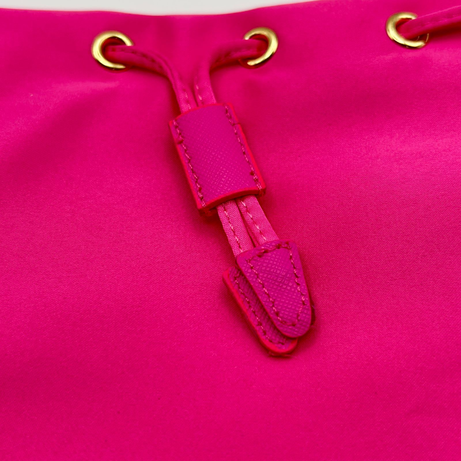 PRADA CANDY プラダ ノベルティポーチ 巾着 - メルカリ