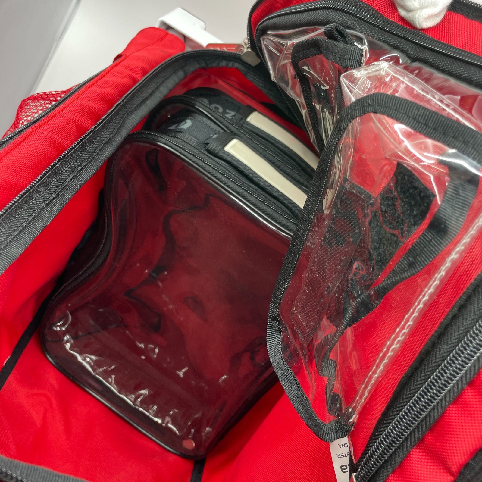 美品 ZUCA FIRST AID ファーストエイド 座れる キャリーバッグ - メルカリ 