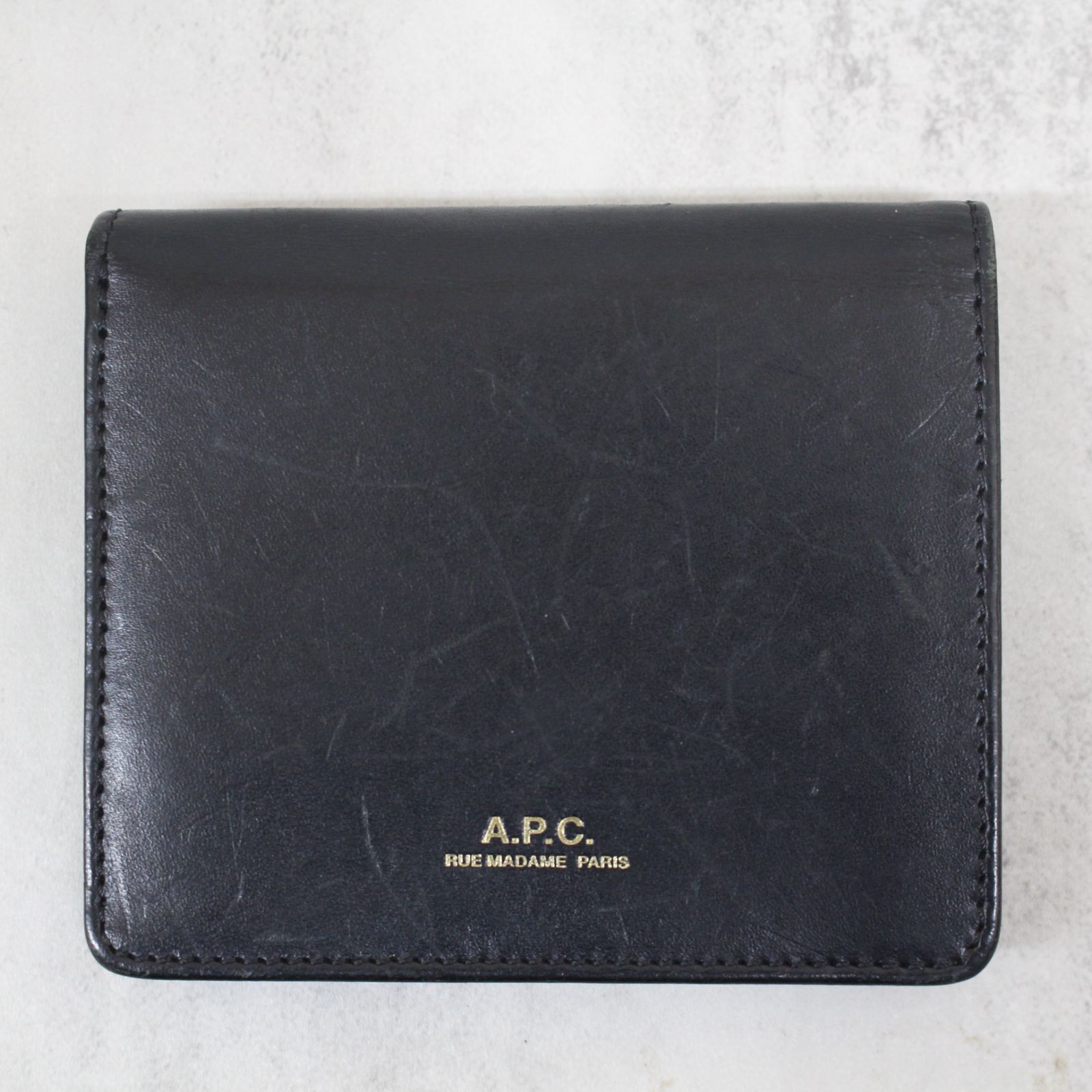 S136)A.P.C./アーペーセー 二つ折り財布 ブラック/黒 レザー ミニ財布