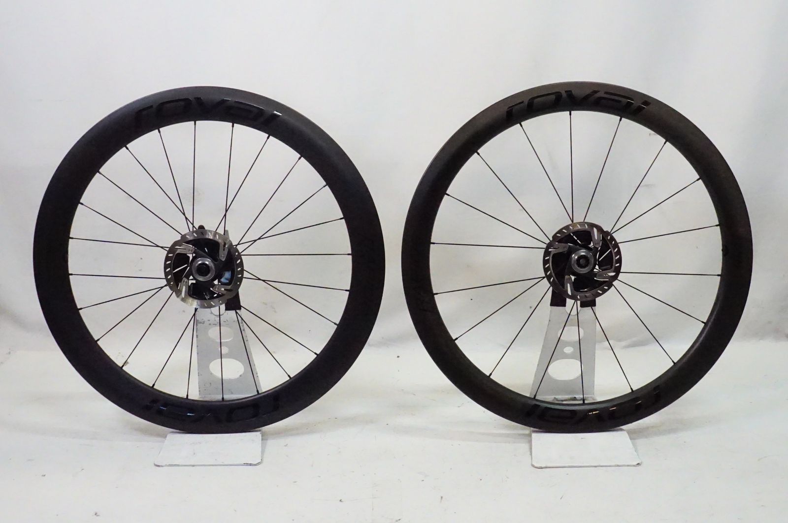 L*e様 ロバール カーボンホイール ブラックジャンク Yahoo!オークション -「roval ホイール」の落札相場・落札価格