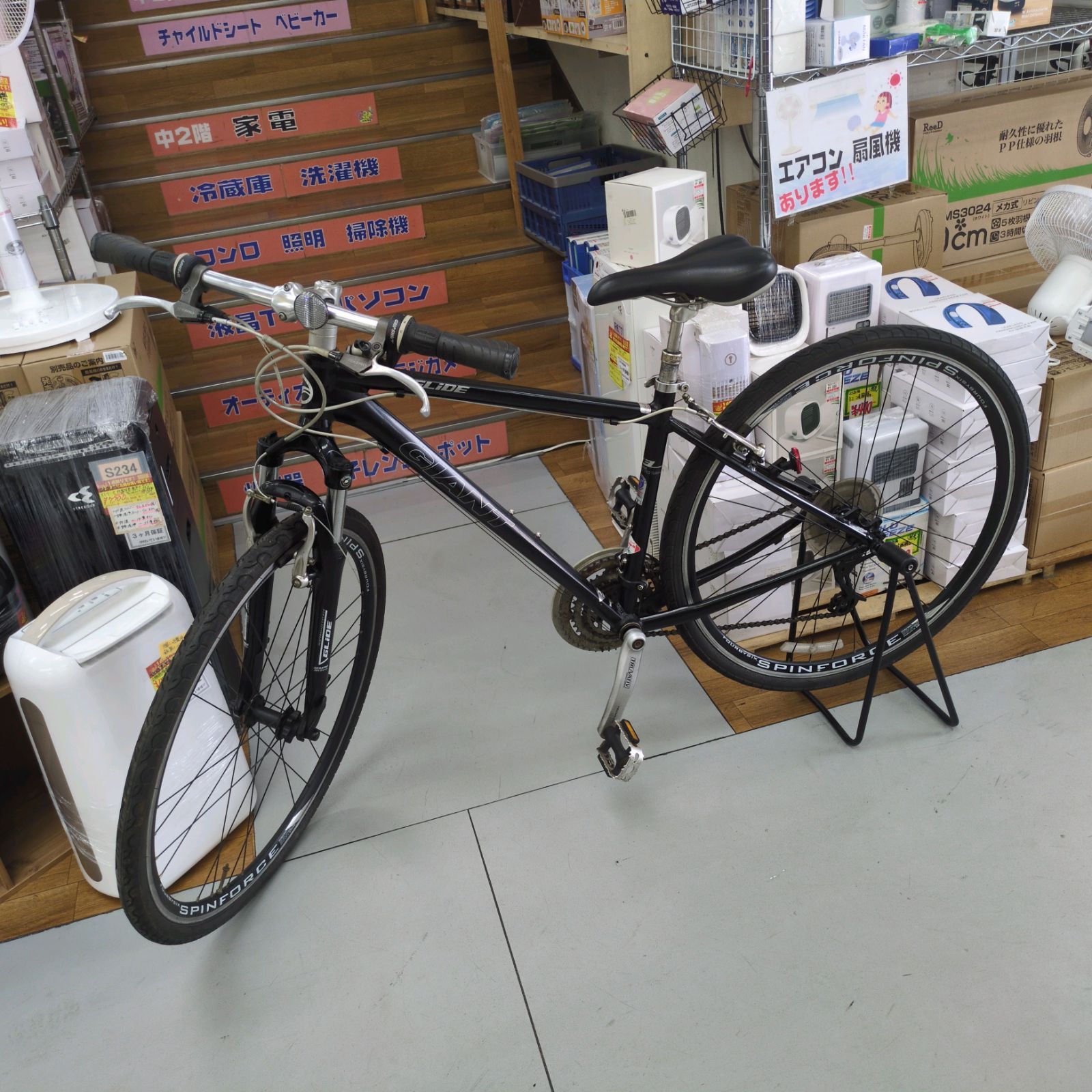 J590 ★サビキズ使用感有り★MTB★GIANT★GLiDE  R3★3✕8段★700×38C J590 ☆サビキズ使用感有り☆MTB☆GIANT☆GLiDE R3☆3✕8段☆700×38C