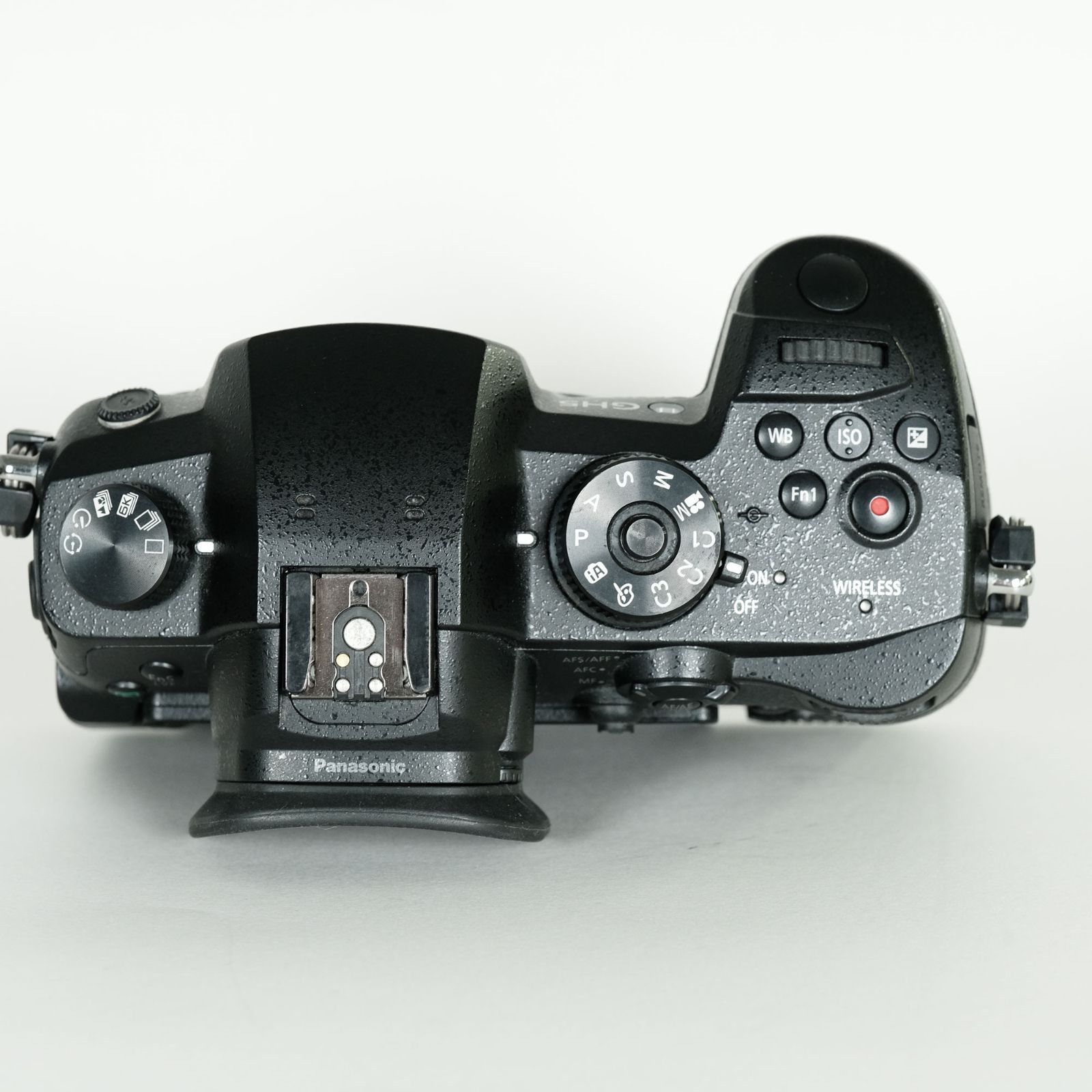 【格安通販】 ｜シャッター数1 530回｜バッテリー3個付 Panasonic LUMIX DC-GH5 | マイクロフォーサーズマウント