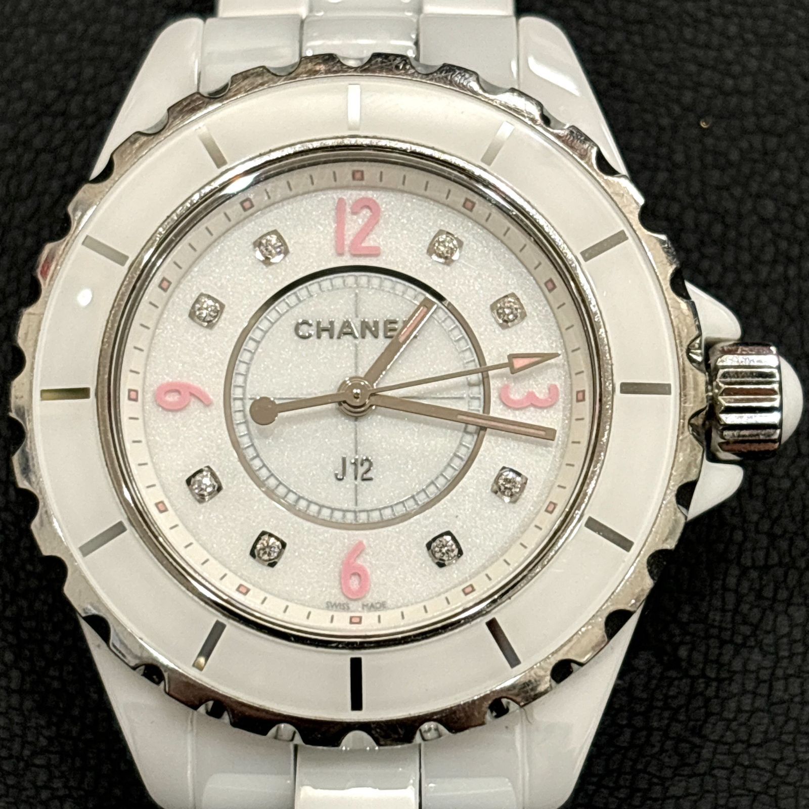 ΩNA3782 ! 1200本! CHANEL シャネル J12 33mm H4863 電池式 クォーツ 8Pダイヤ ピンクライト ホワイト セラミック ギャランティ 箱 付き