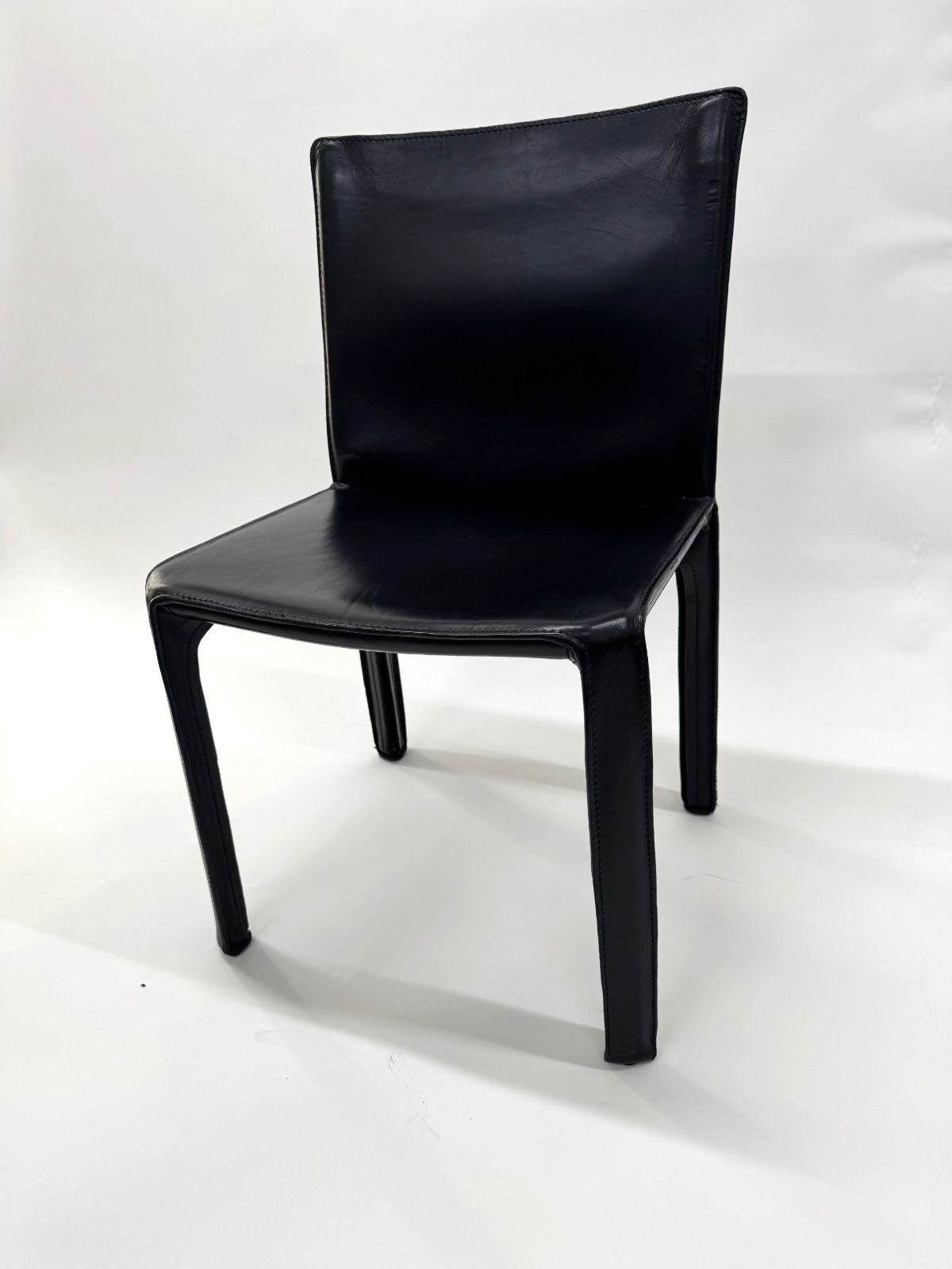 カッシーナ cab412　黒　ダイニングチェア　本革　D カッシーナ 412cab 黒 カッシーナ cab412 黒 ダイニングチェア 本革 D