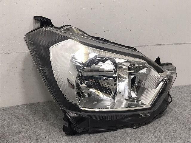 ミライース/ピクシスエポック LA350/LA360 純正 右テールランプ