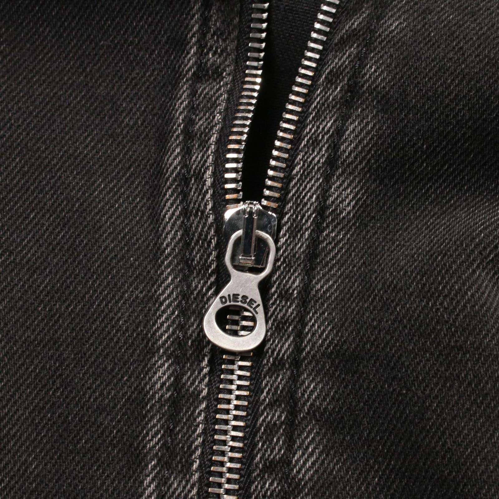 ディーゼル DIESEL