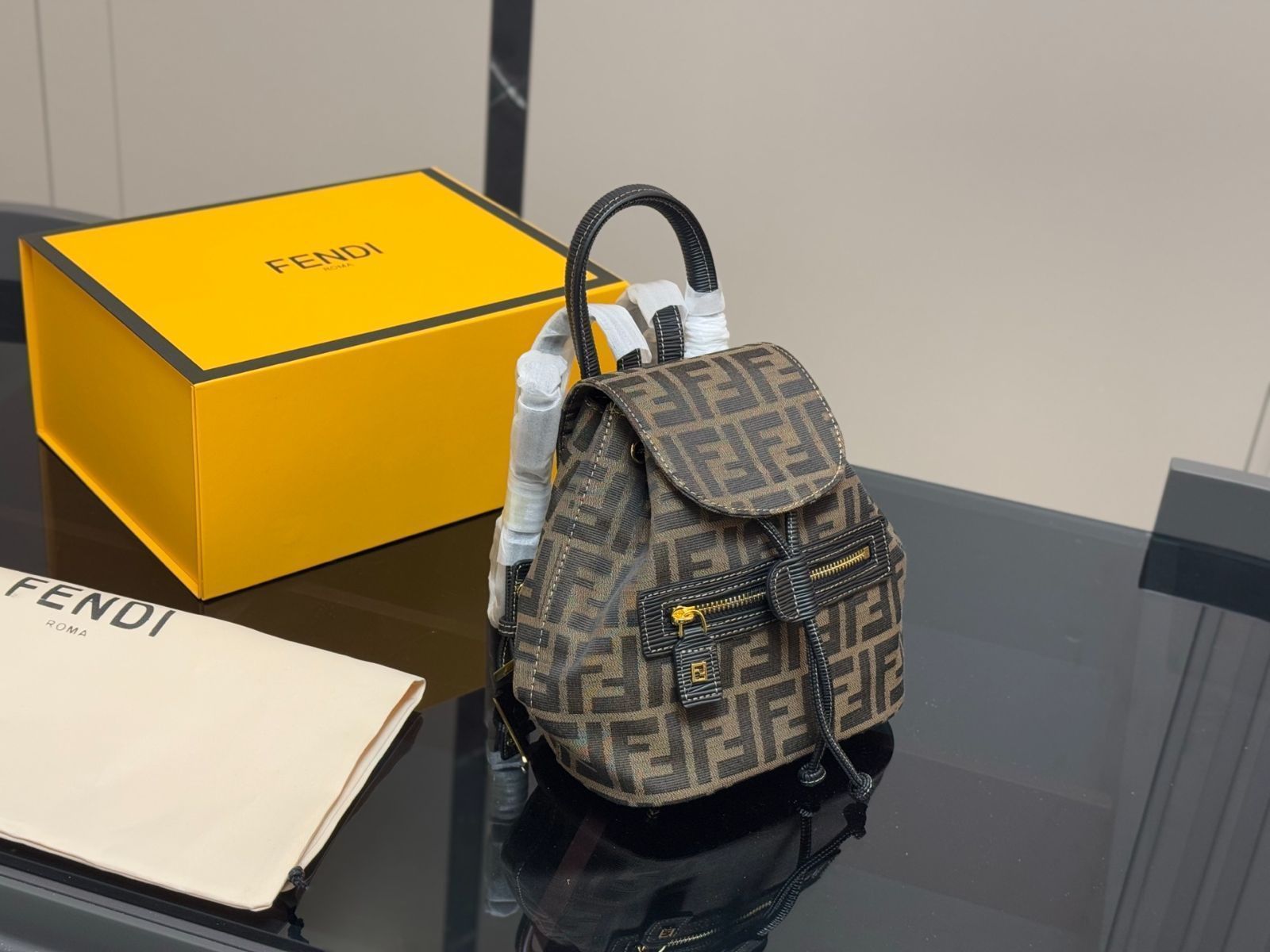 今日 Fendi ヴィンテージ ダブルショルダーバッグ
