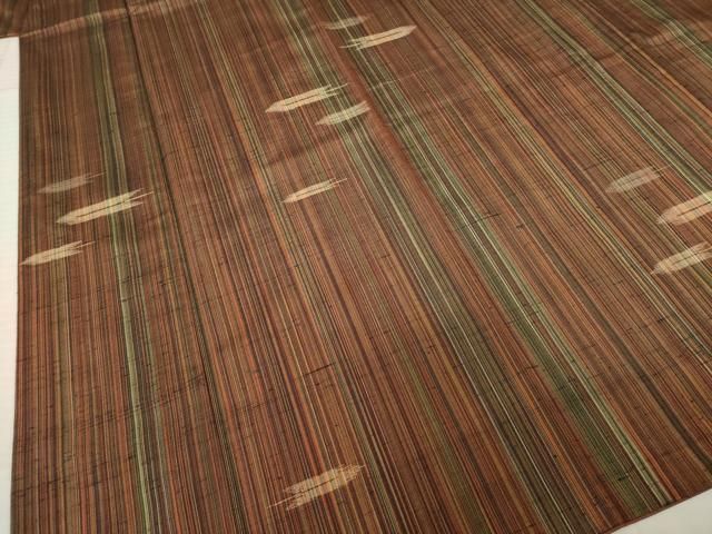 上質な紬 矢羽根文