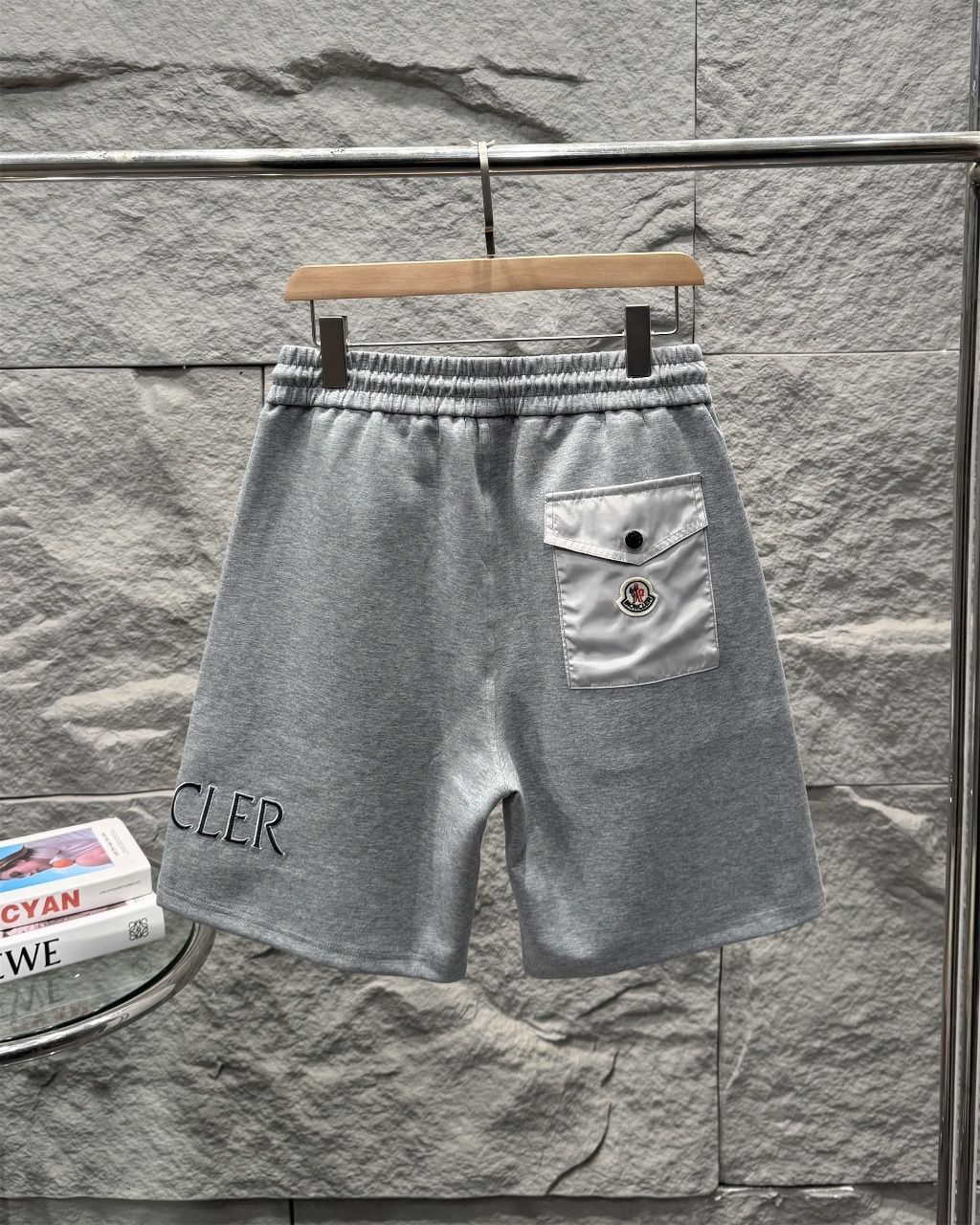 ✟ グレーショートパンツ