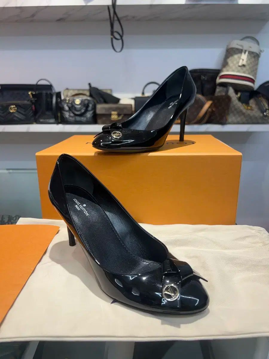 35 5 Louis Vuitton ルイヴィトン 黒 ペンダント フィアンセ パンプス レディース 靴