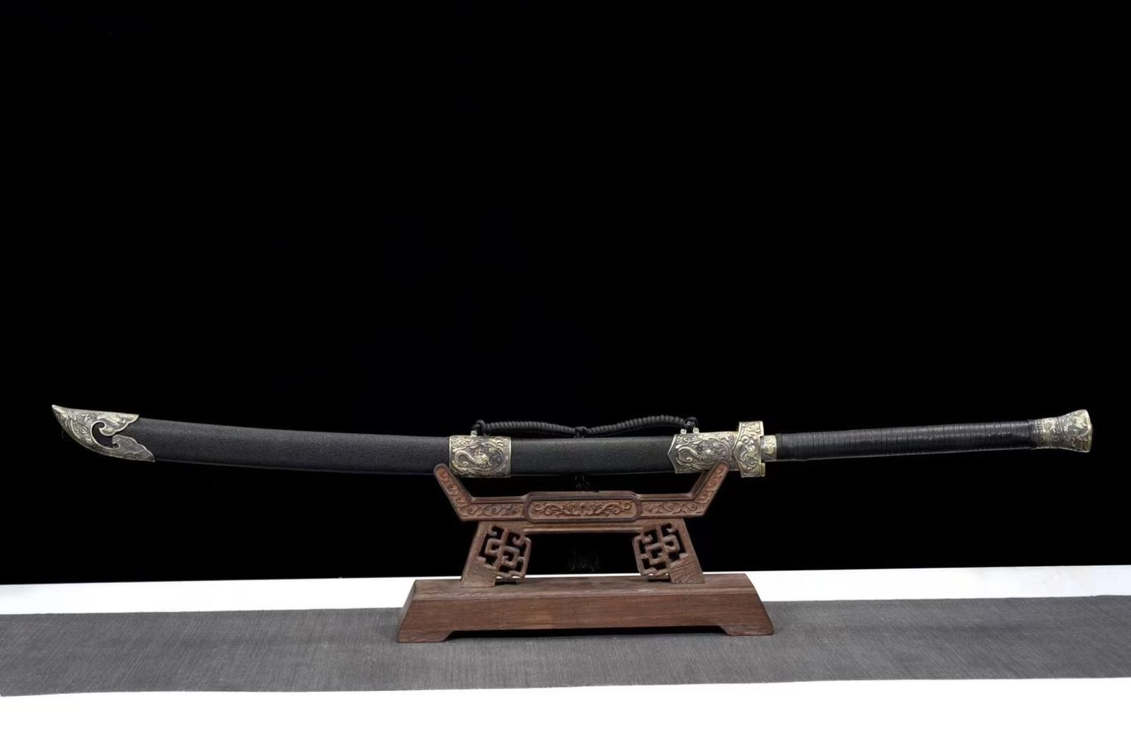 精品銅装T 10焼刃『万花』 日本刀 模造刀 居合刀 斬馬刀 龍泉剣 精品銅装T 10焼刃『万花』 日本刀 模造刀 居合刀 斬