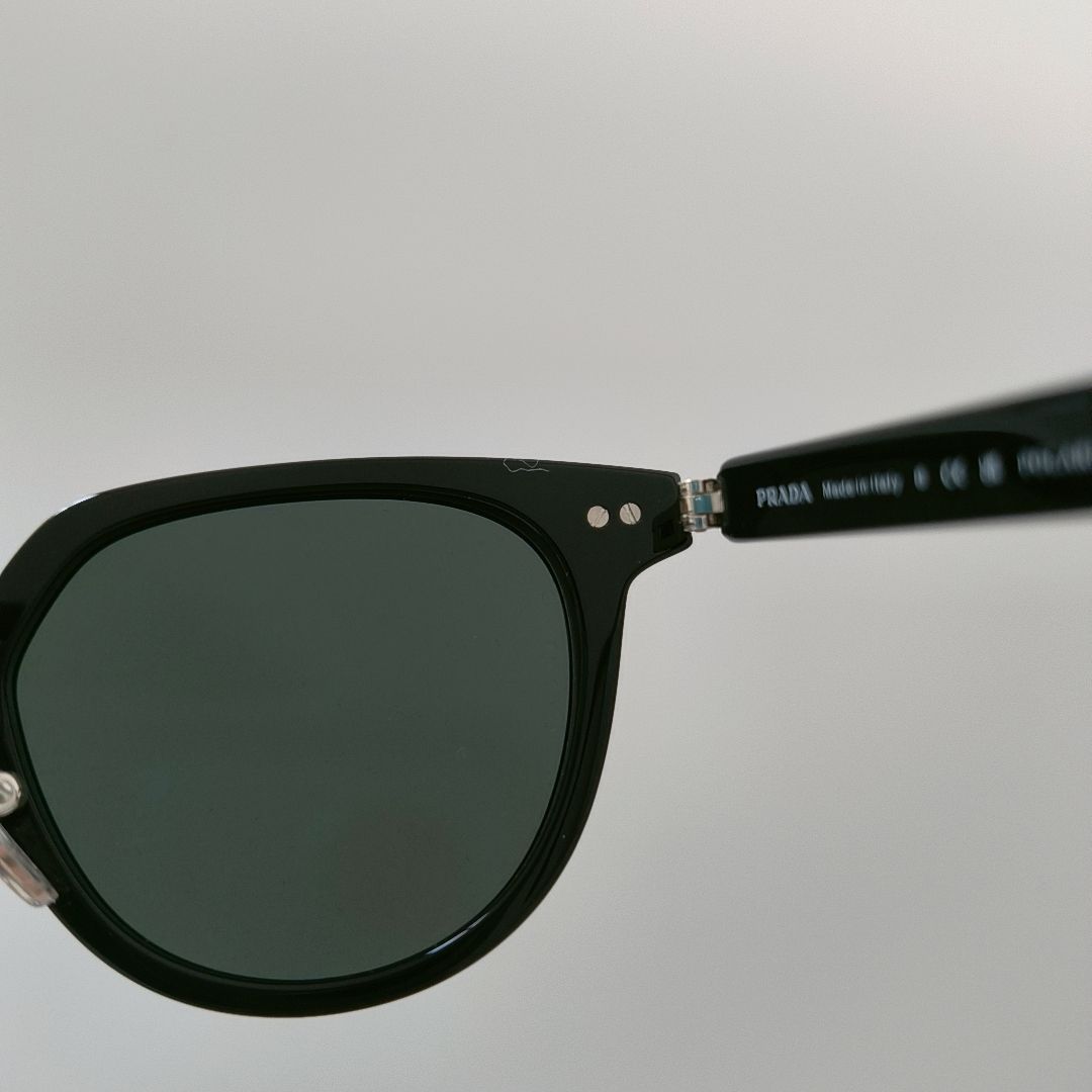 新品未使用】PRADA サングラス ブラックフレーム ボトルレンズ