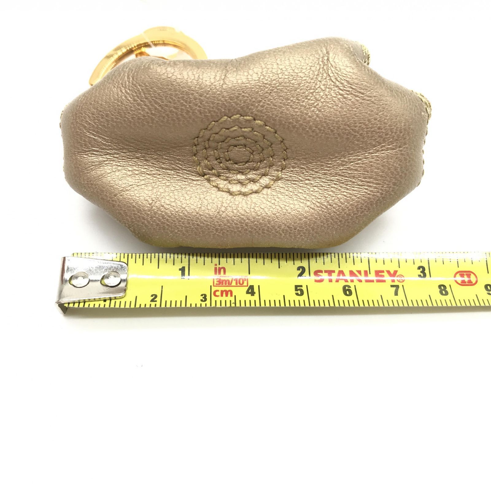 LOEWE ロエベ　ゴールド レザーチャーム　未使用品 楽天市場】【送料無料】 ロエベ チャーム ブラック グリーン