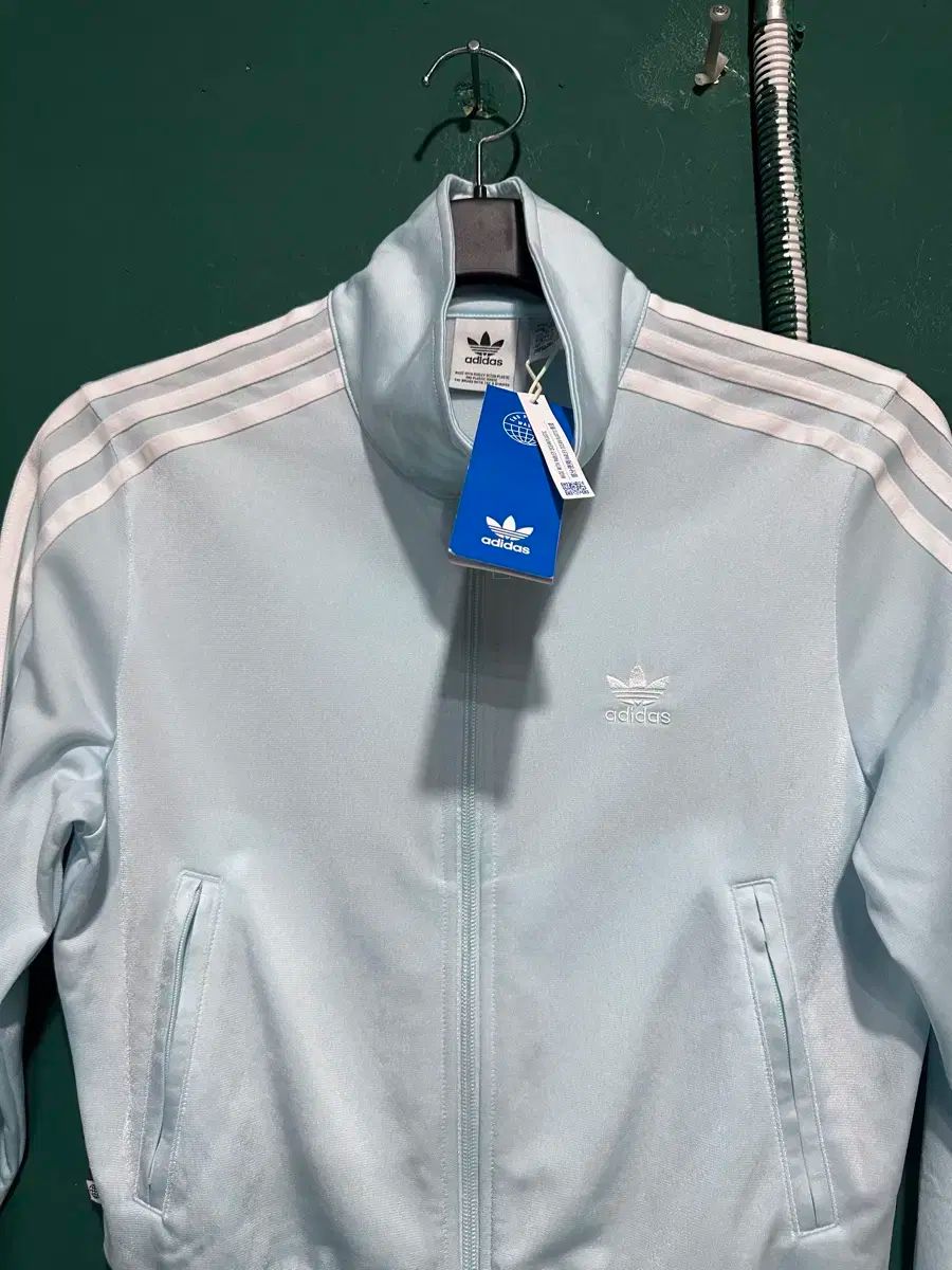 adidas アディダス