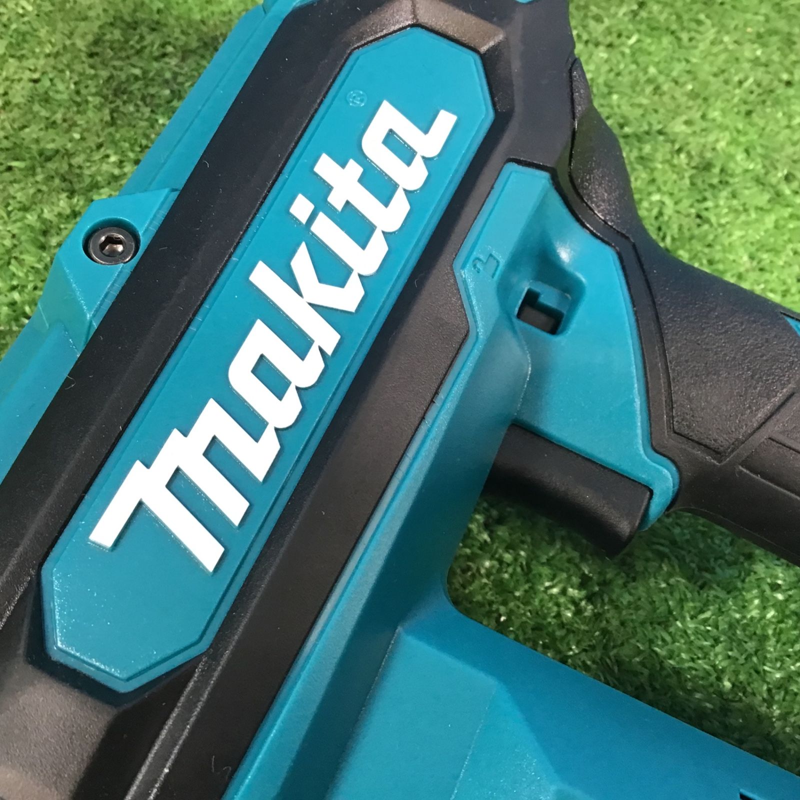 makita コードレスフィニッシュネイラ