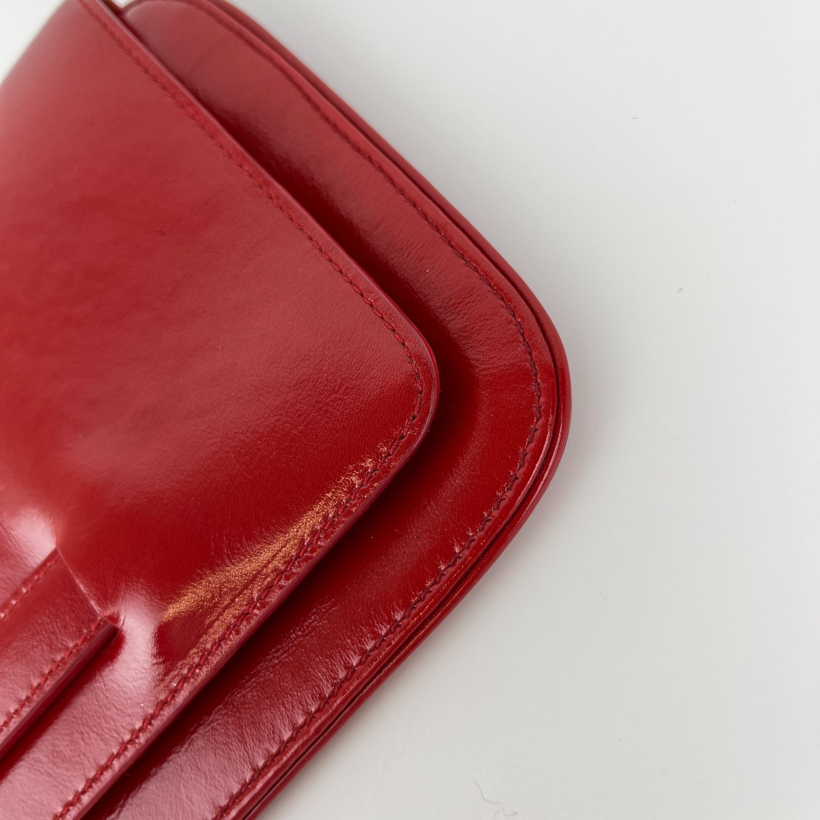 LOEWE レザー クラッチバッグ エンボス ファスナー リピート 赤 LOEWE レザー クラッチバッグ エンボス ファスナー リピート 赤