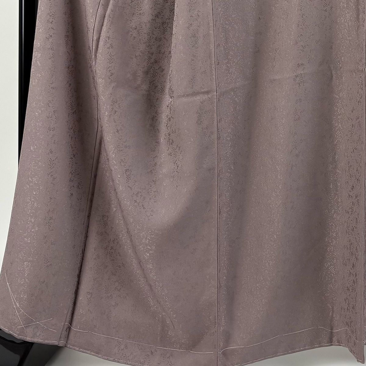 色無地 身丈162cm 裄丈64.5cm M 袷 ますいわ屋 地紋 灰紫 正絹 美品 秀  