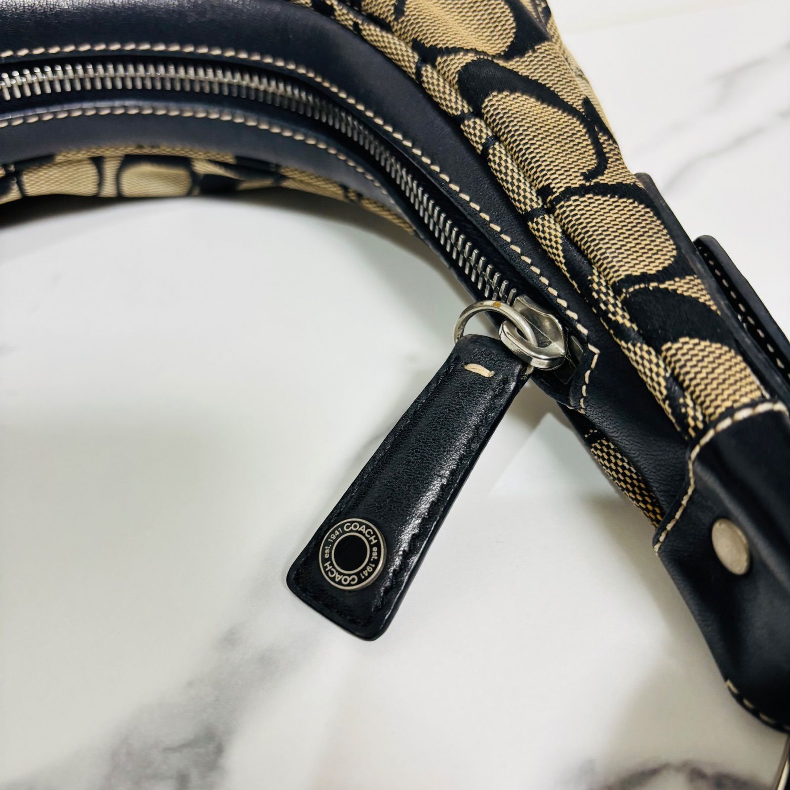 ✨美品✨COACH シグネチャー柄 ショルダー付き アクセサリーポーチ 