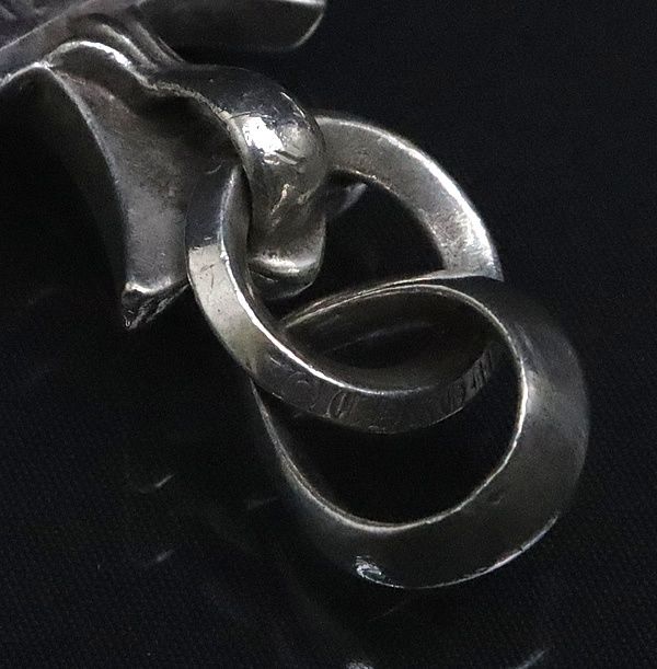 数量限定  CHROME HEARTS 銀座店 クロムハーツ スモール CHクロス ウィズベイル ペンダント トップ シルバー SV925 100258