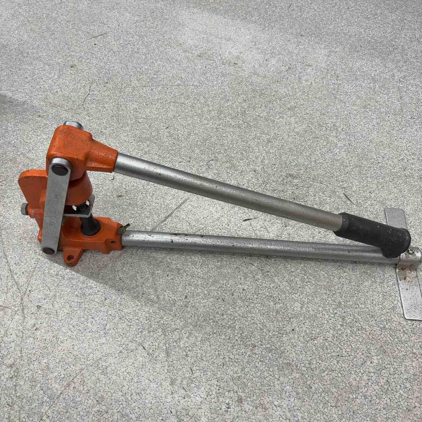 ネグロス電工 パンチャ MAK-D チャンネル穴あけ工具 MAKD 八潮店