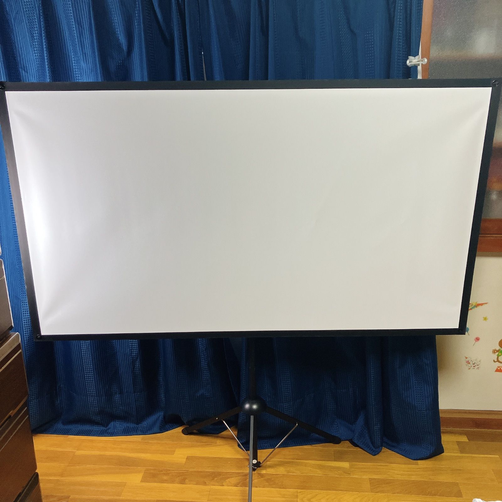 三脚式 プロジェクタースクリーン ノーブランド 81×36cm 持ち運び便利 伸縮スタンド 袋付