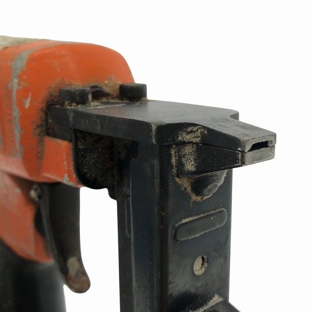 ステープル用エアネイラ