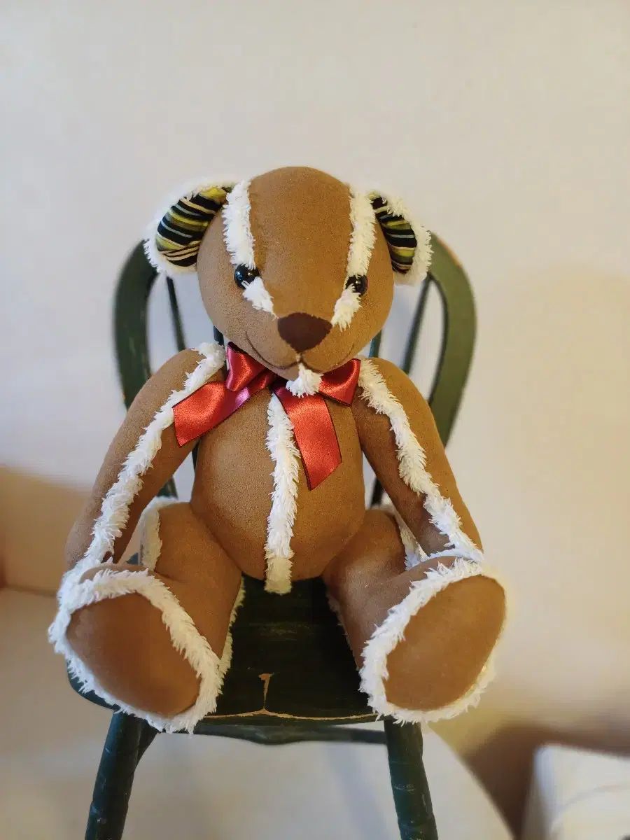 アトリエニキティキ トラウファー社 木彫人形 うし（中） 赤ぶち 新品