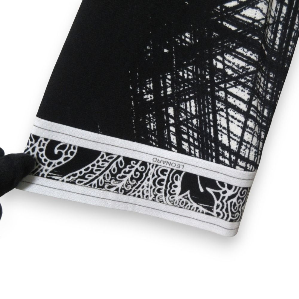 美品 Leonard レオナール ペイズリープリント カンカンストレッチ V