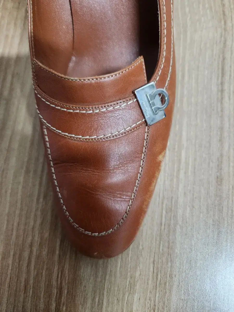 FERRAGAMO(フェラガモ) ブラウン ローファー レディース 靴