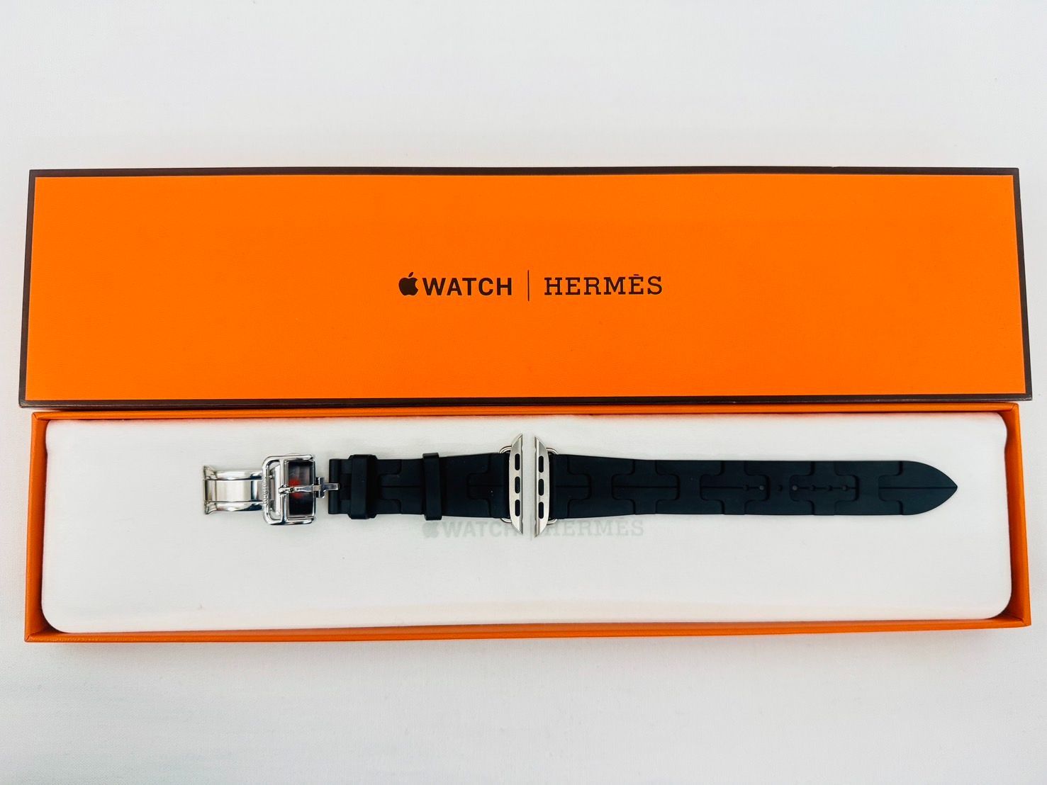 美品 エルメス HERMES アップルウォッチ apple watch ベルト キリム ブラック ラバー ケース付き ユニセックス