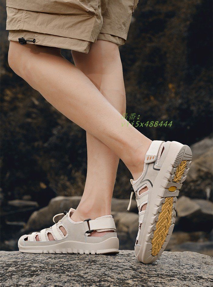 スポーツ ベージュ