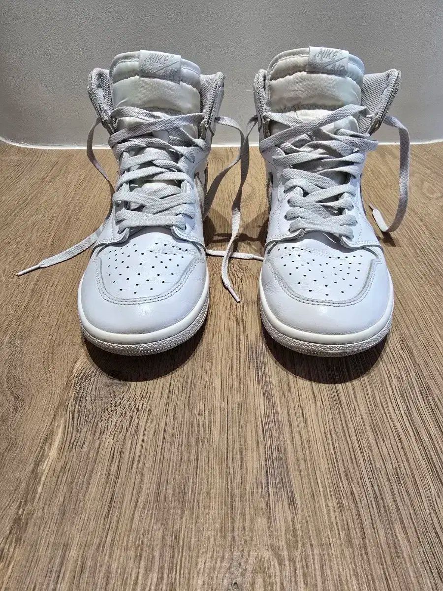 NIKE ナイキ エア ジョーダン 1 ハイ 白