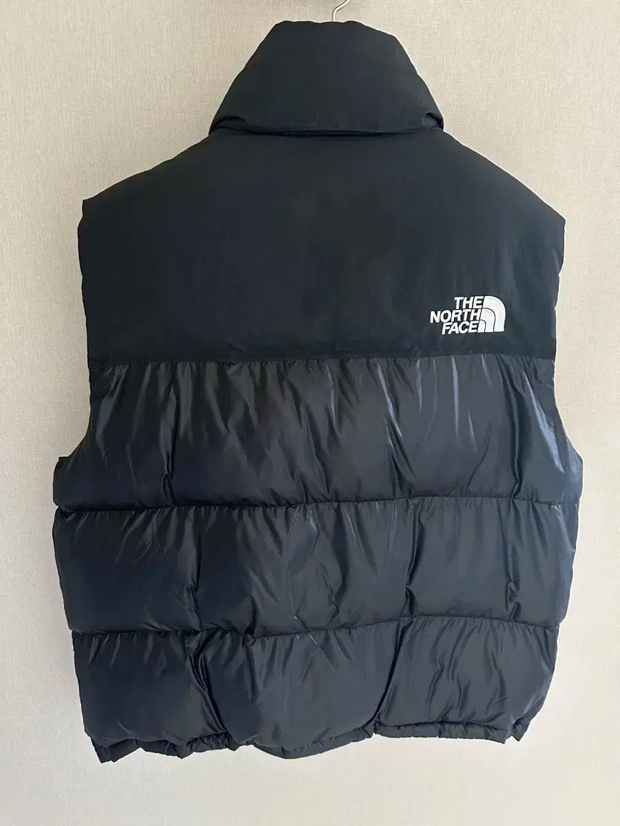 新品未使用 ノースフェイス ヌプシ オンボールベスト XLサイズ ブラック THE NORTH FACE/ザ・ノース・フェイス〉ヌプシベスト