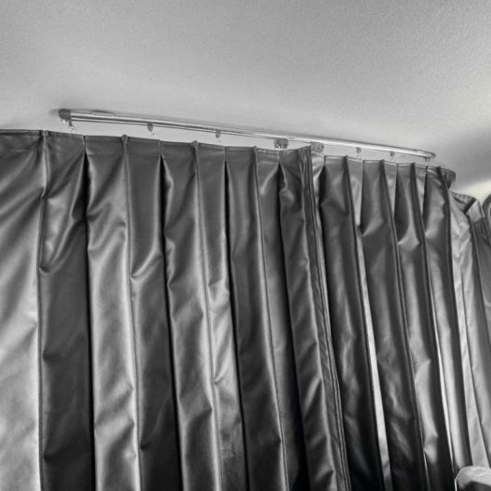 後列のプライベートを守る