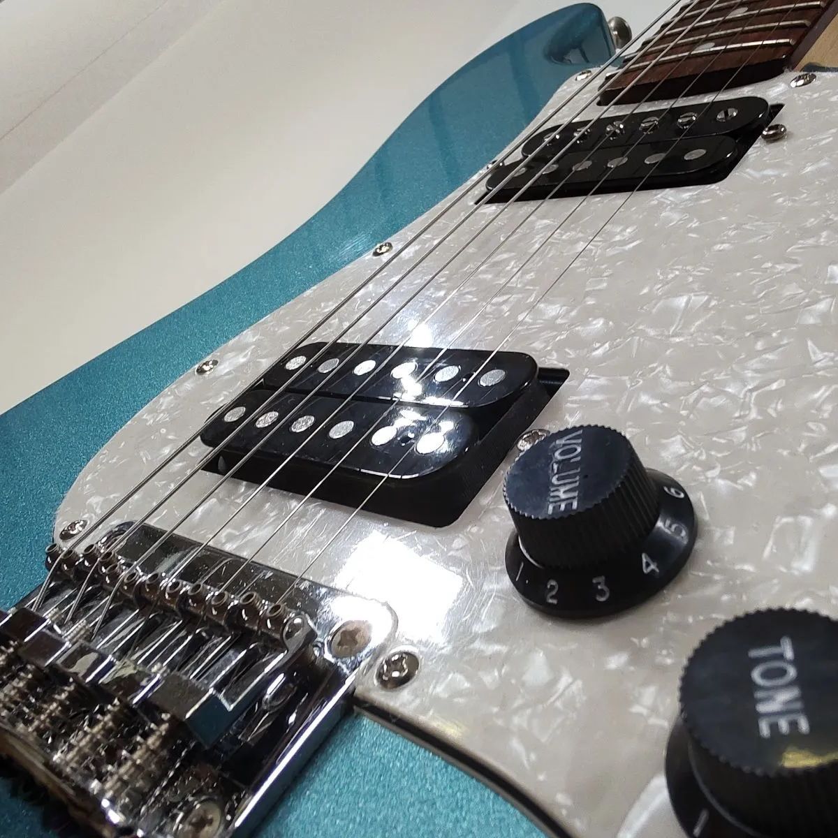 Squier by Fender Stratocaster Metallic Blue – Chicago Music
