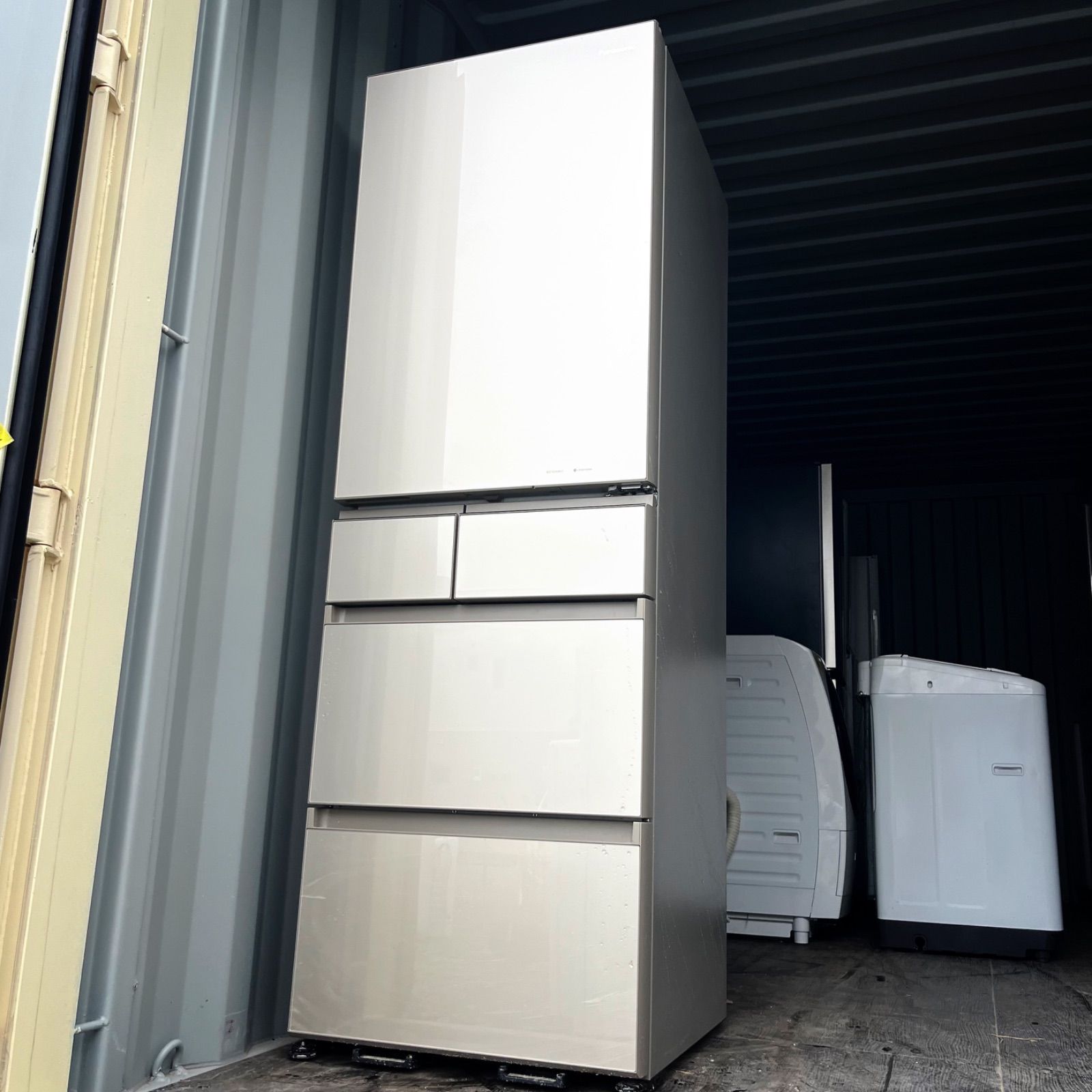 31取付無料！パナソニックパーシャル搭載シャンパンゴールド5ドア