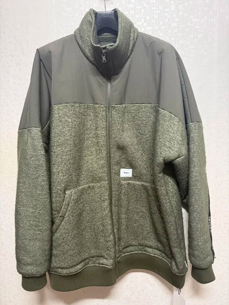 WTAPS (ダブルタップス) 22AW パイルボア ロゴテープ ジップ ジャケット(MERCER / JACKET / POAC. BOA) -  ブランド古着の通販・買取 | BEEGLE by Boo-Bee