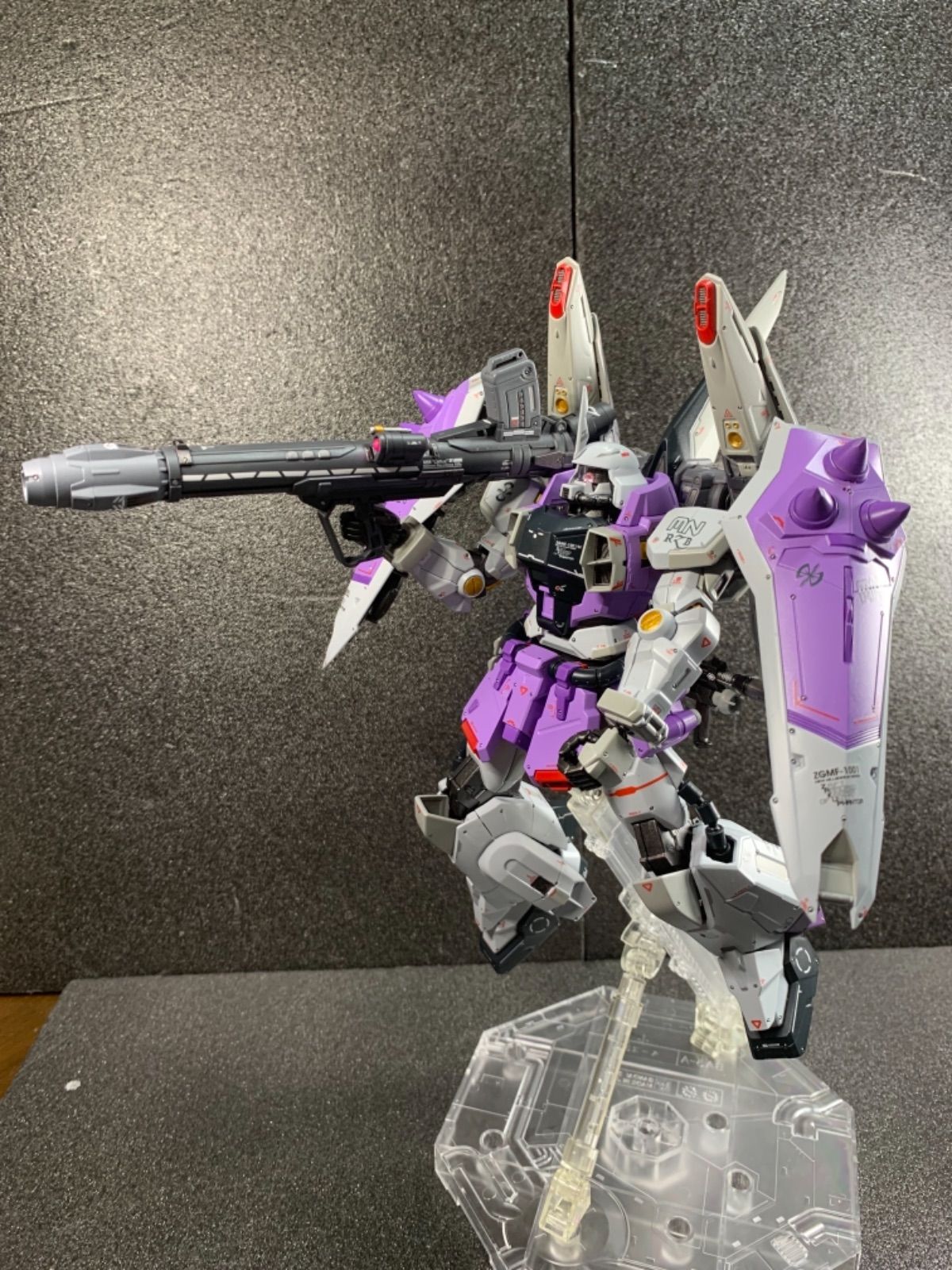 ガンプラ MG ブレイズザクファントム レイ•ザ•バレル専用機 塗装