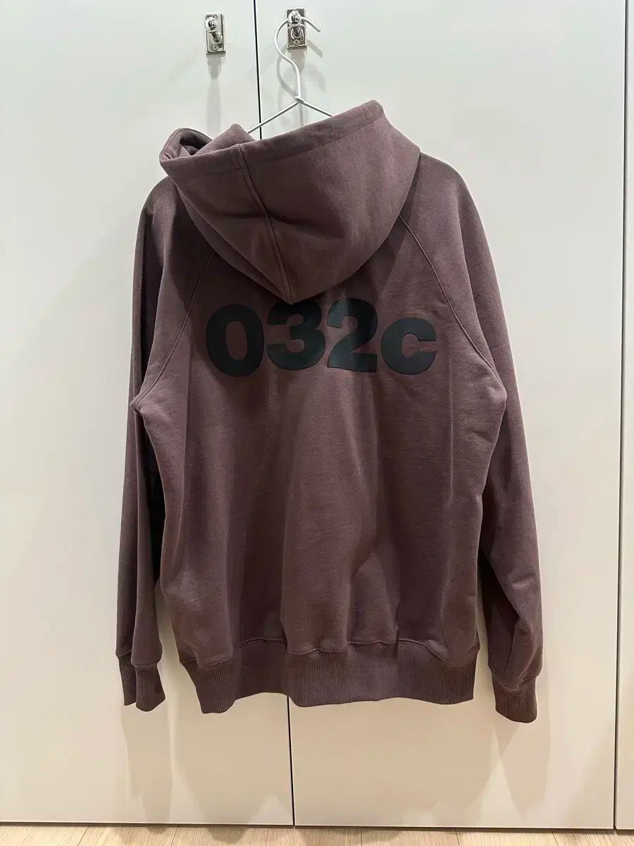 M 032c ロゴ フード付きTシャツ