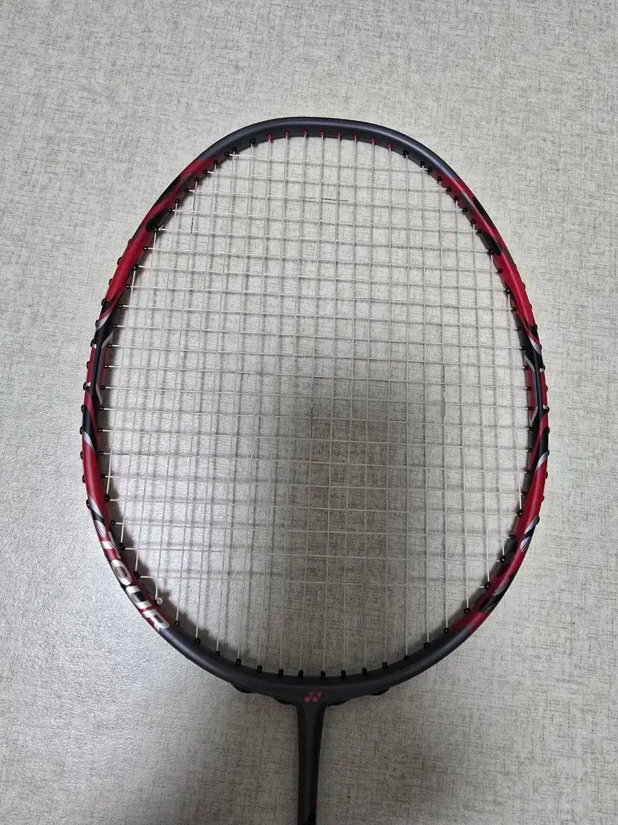 YONEX