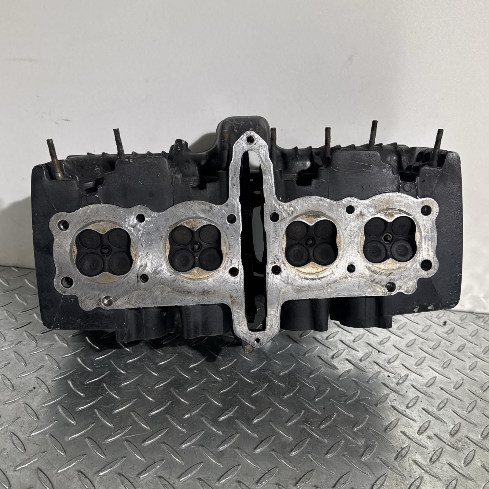 HONDA CBX400F シリンダーヘッド ホンダ