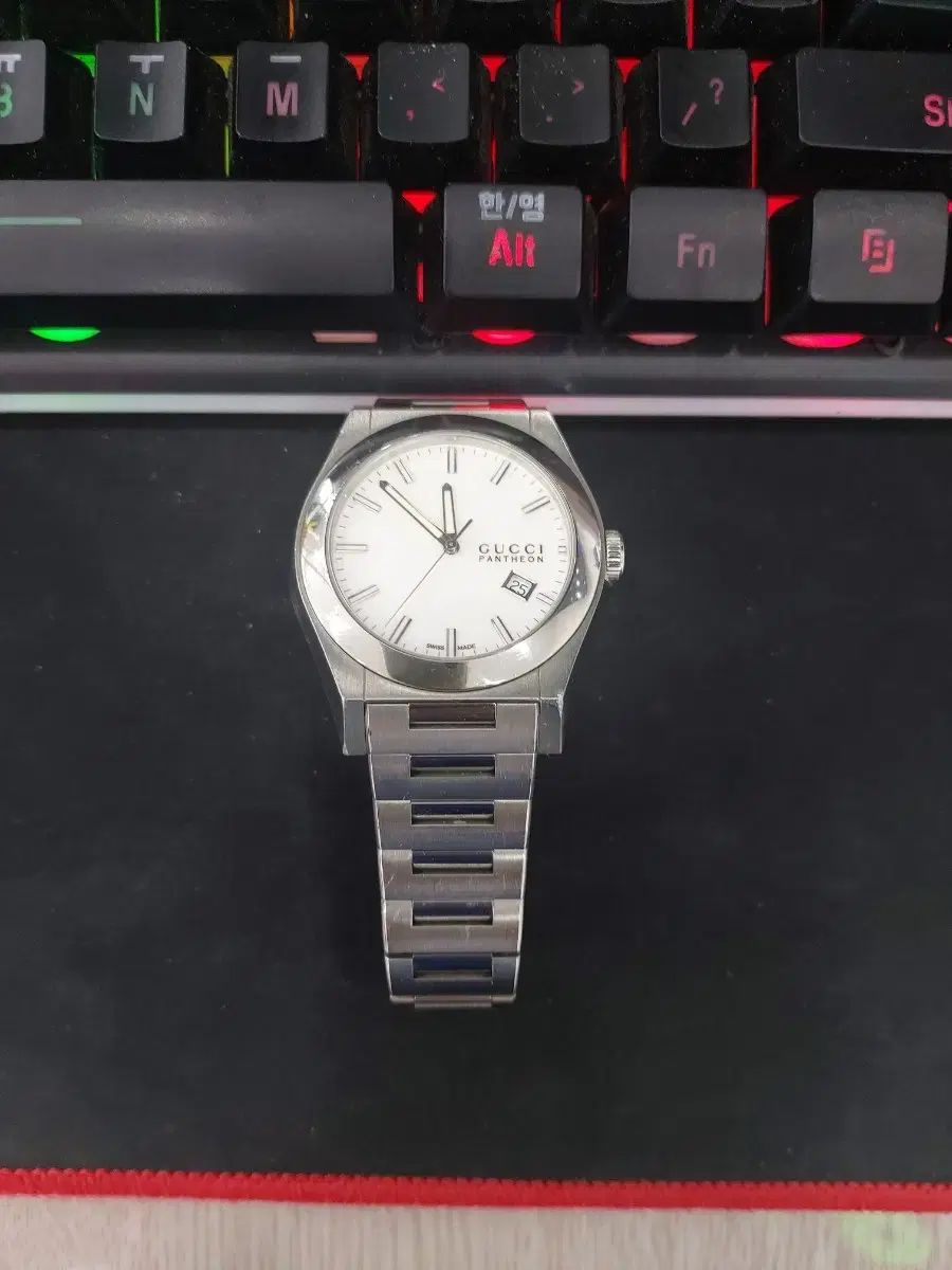 クイックセール グッチ パンテオン メタル 時計